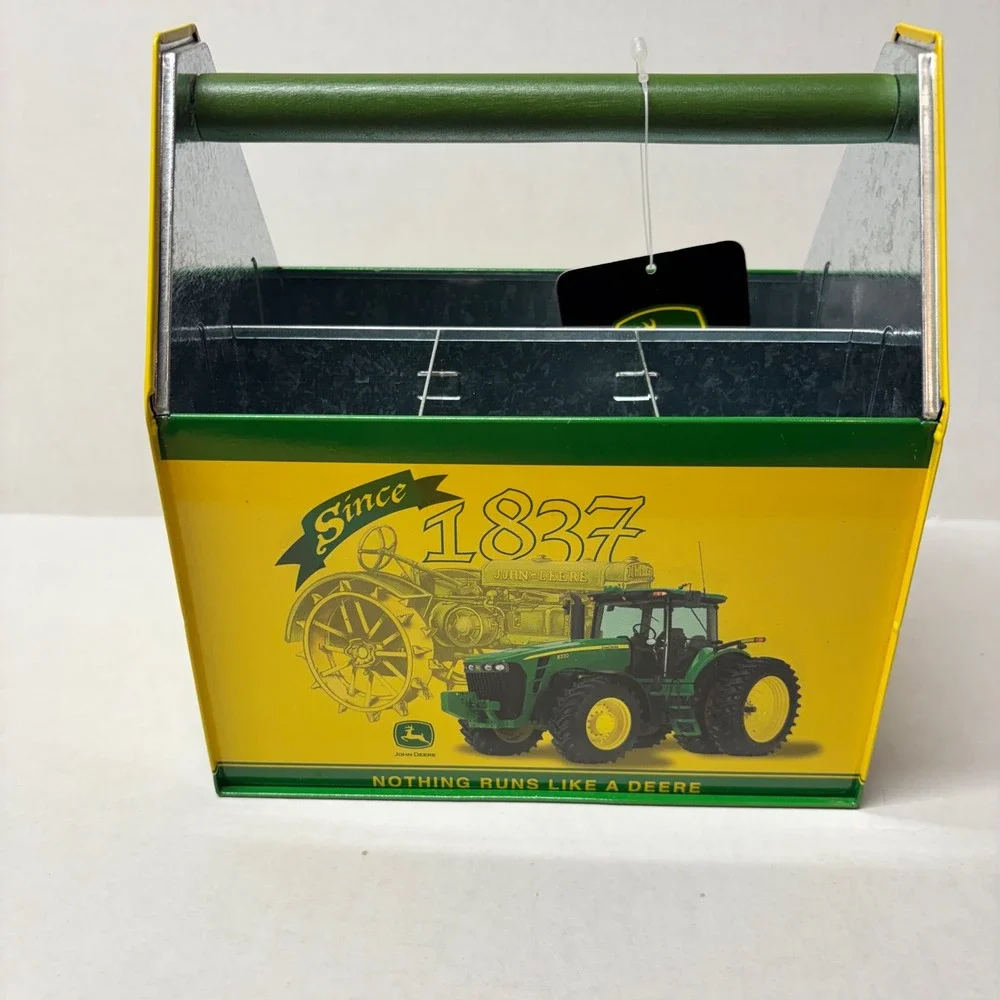 New John Deere Utensil Caddy Salt and Pepper Shaker Set Green Yellow Metal‎